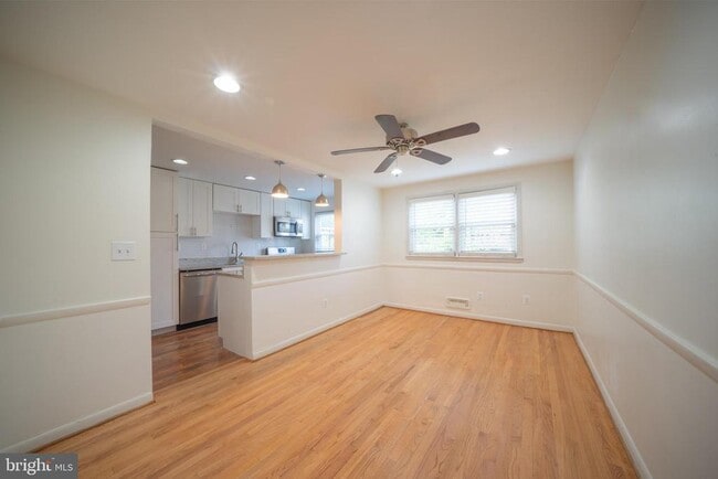 Building Photo - 1106 Linden Ave