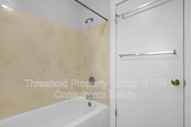 Building Photo - 1126 Northwest Blvd