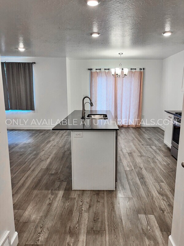 Building Photo - 3741 W 860 N