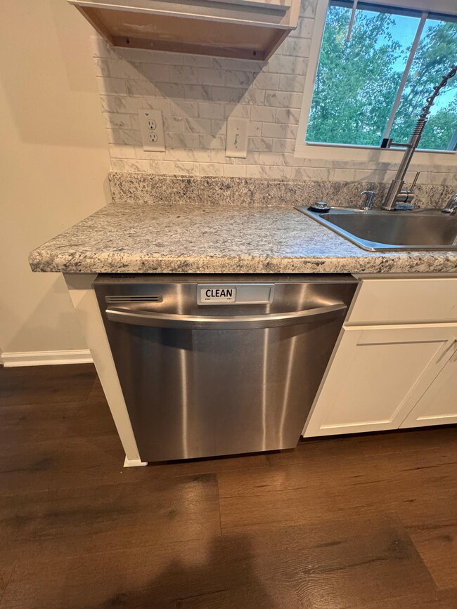 Building Photo - Beautiful 4-Bed, 2.5-Bath Home in Lyman – ...