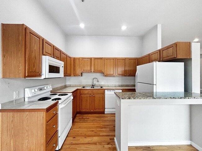 Building Photo - $0 DEPOSIT OPTION. 2 BED 2.5 BATH CONDO AT STUDIO 70 IN DENVER'S GOLDEN TRIANGLE. PARKING INCLUDED!