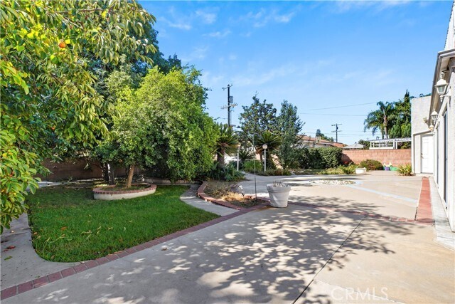 Building Photo - 16304 Community St