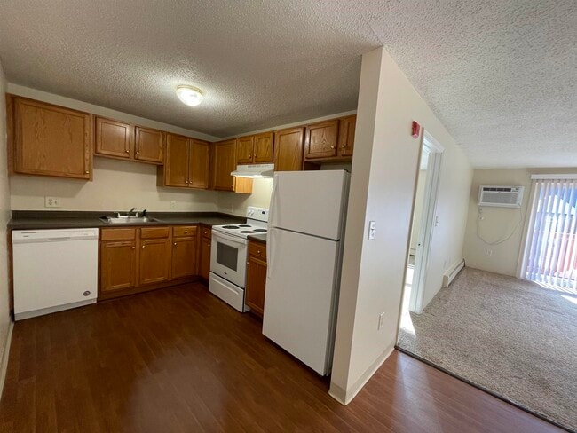 Building Photo - 96 Powers St