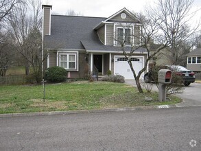 Building Photo - Knoxville 37922 - call Howard Grower 865-7...