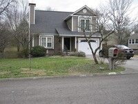 Building Photo - Knoxville 37922 - call Howard Grower 865-7...