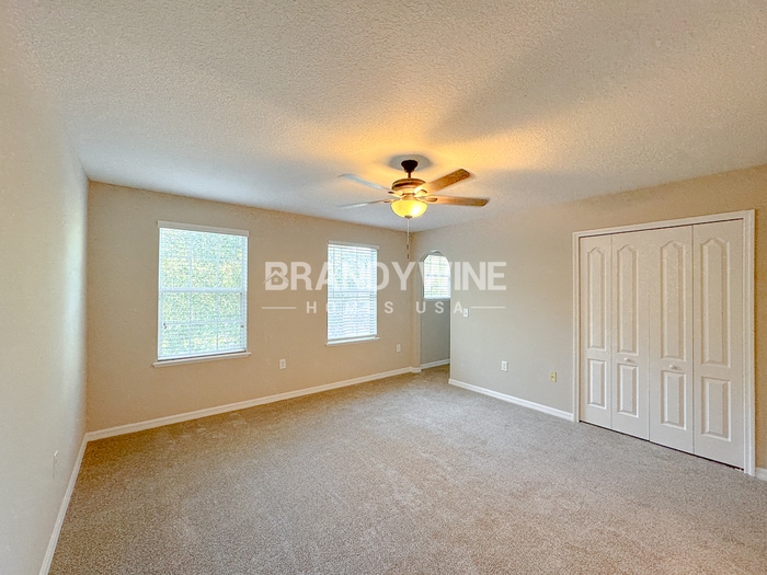 Building Photo - 8269 Halls Hammock Ct