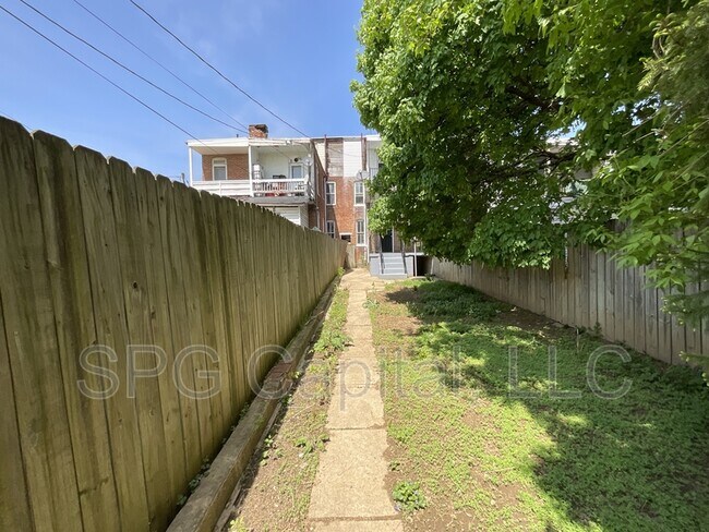 Building Photo - 156 Hamilton Ave