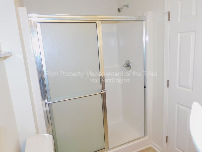 Building Photo - 117 Sommerwall Pl