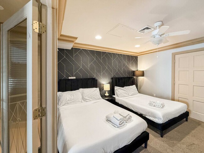 Building Photo - 602 S Front St