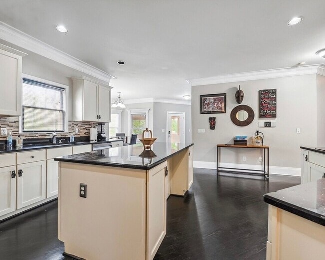 Building Photo - 4020 W Stubbs Rd