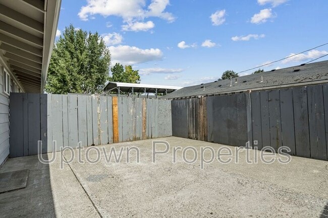 Building Photo - 130 N 4th Ave