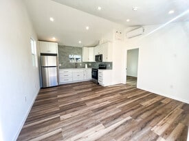 Building Photo - 166 Comstock Dr