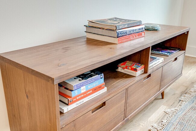 Building Photo - 2807 Delaware Ave