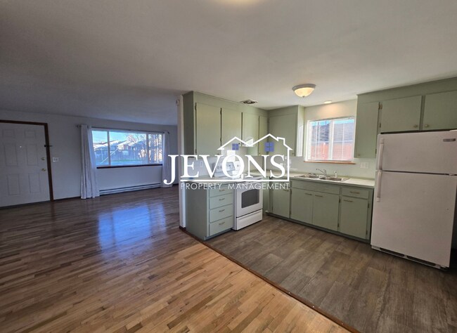 Building Photo - $250 Off First Month's Rent! Easy access to Nob Hill Blvd, 16th Ave, and Summitview Ave for commu...