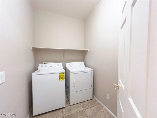 Building Photo - 1022 Pecos River Ave