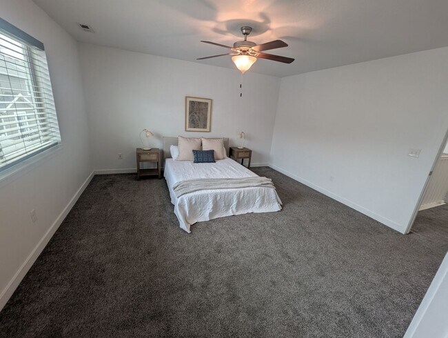Building Photo - Fantastic Huge Bluffdale Home!!!!