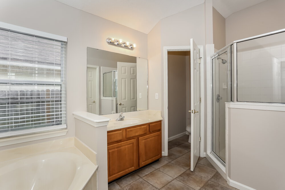 Building Photo - 3168 Tower Oaks Dr