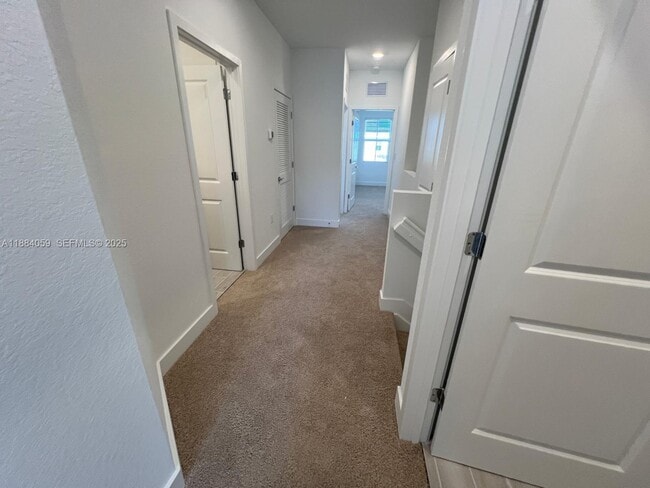 Building Photo - 109 SW 170th Ave