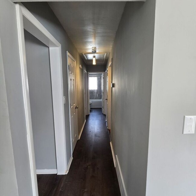 Building Photo - Charming 3-Bedroom Home / Pet-Friendly / A...