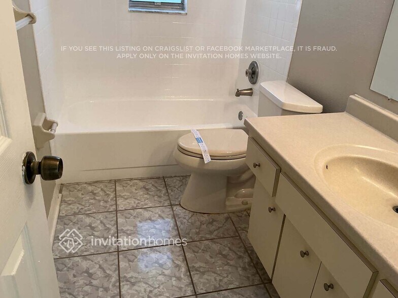 Building Photo - 417 Oakleaf Blvd