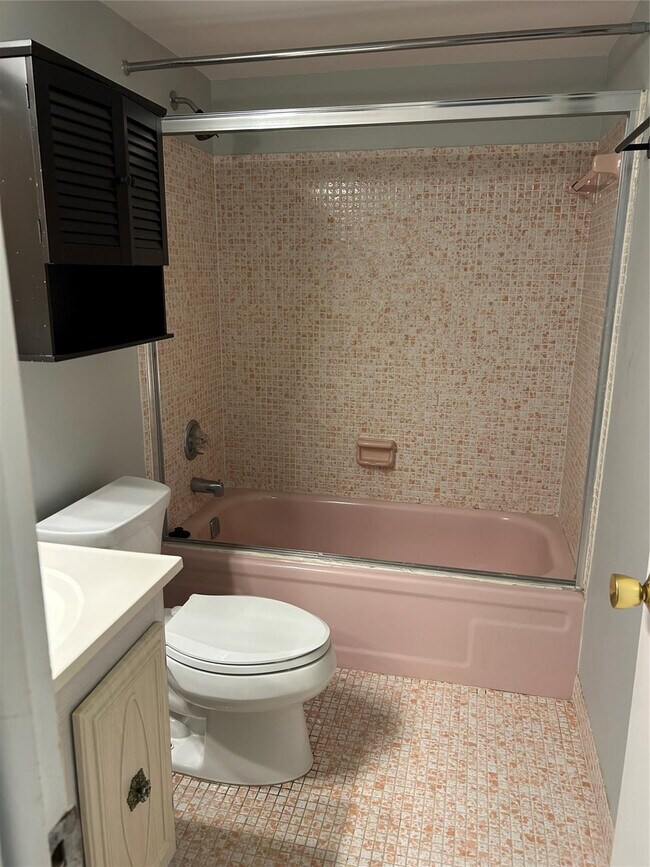 Building Photo - 31 Abbey Ln