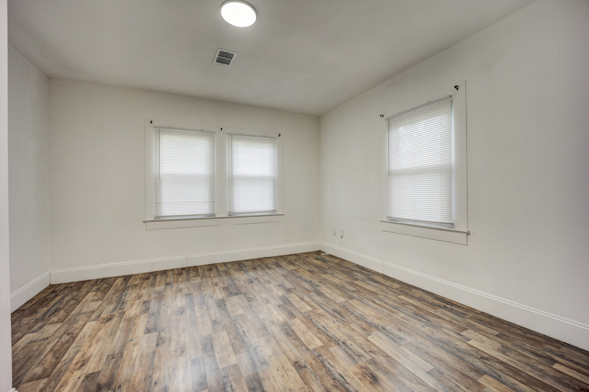 Building Photo - 1516 S P St