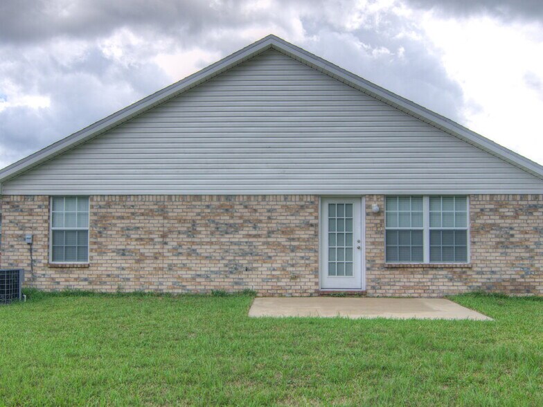 Building Photo - 7317 Ironside Dr E