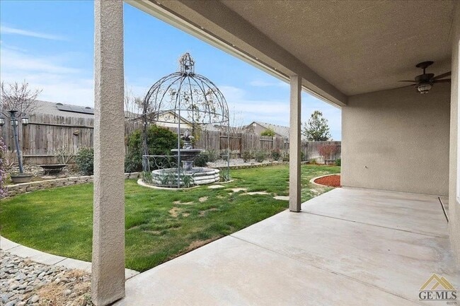 Building Photo - Charming NW Home with 3-Car Garage in Desirable Neighborhood