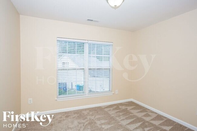 Building Photo - 4805 Walnut Grove St