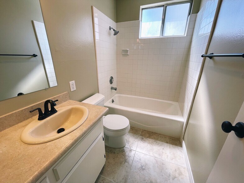 Building Photo - 3966 Cleveland Ave