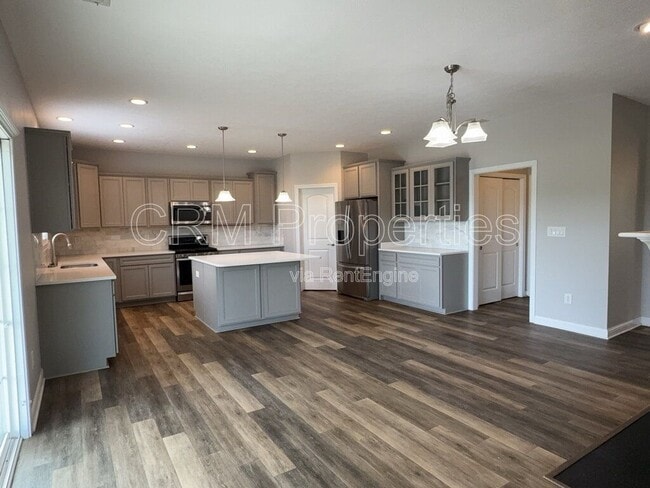 Building Photo - 6311 Burgin Dr