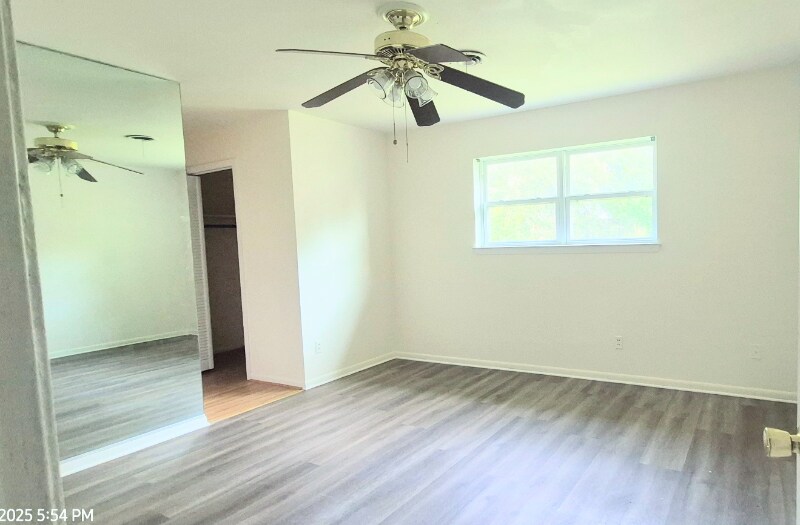 Building Photo - 5455 Kuldell Dr