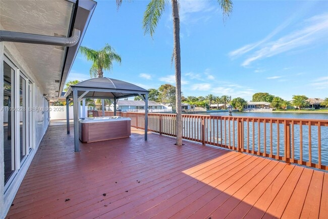 Building Photo - 1911 NW 40th Ct