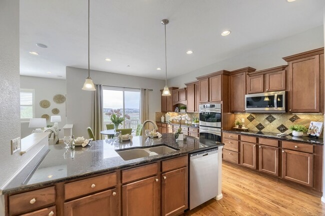Building Photo - 15625 Carob Cir
