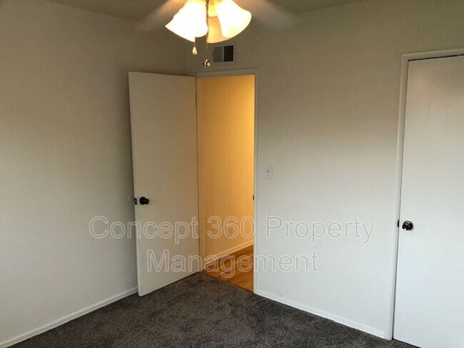 Building Photo - 3153 W 155th St