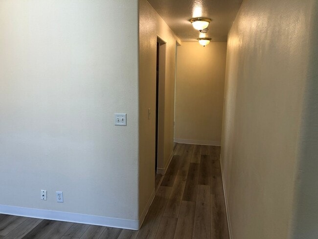 Building Photo - Beautiful 3 bedroom 2 bathroom house in a ...