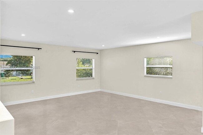 Building Photo - 2620 NE 214th St