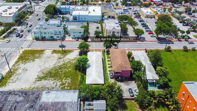 Building Photo - 1225 SW 7th St