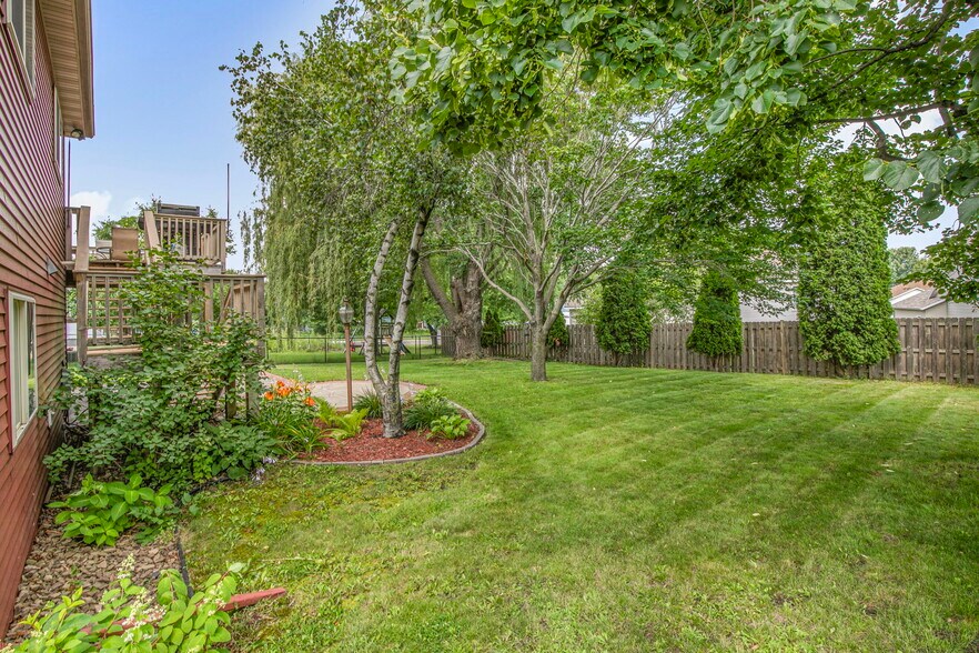 Building Photo - 1419 Hillside Ct