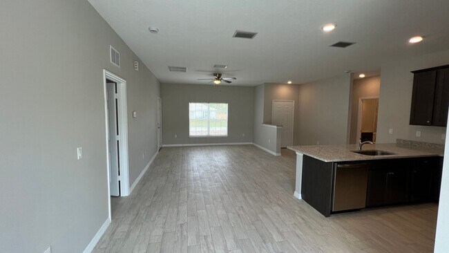 Building Photo - Stunning 3-Bed, 2-Bath Home in Palm Bay!