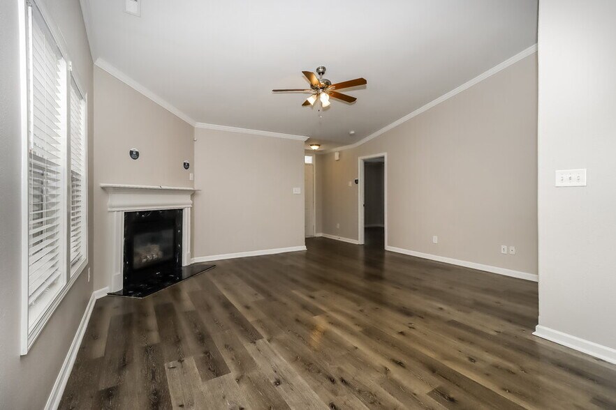 Building Photo - 633 Tribune Dr