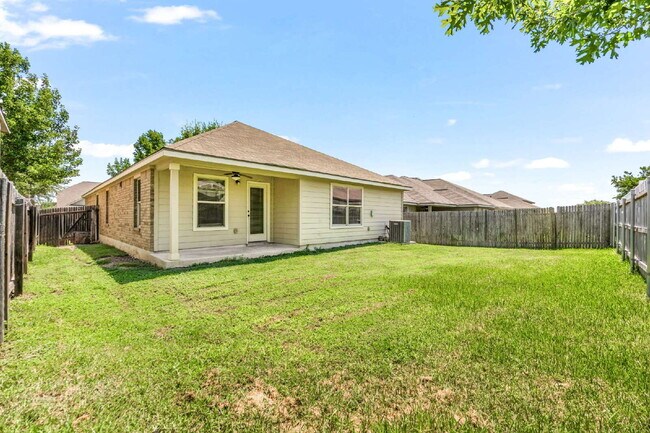 Building Photo - 209 Rawhide Way