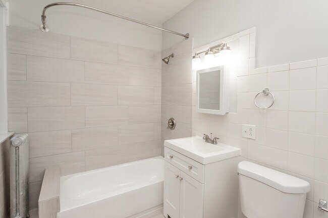 Building Photo - 6909 S Paxton Ave