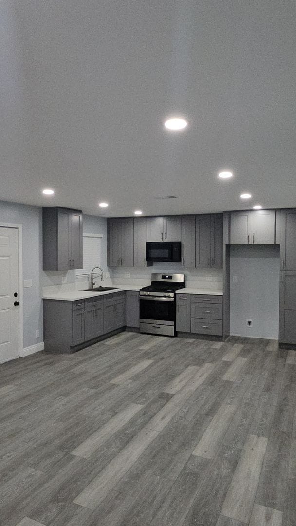 Building Photo - 3 Bedroom 2 Bath House for Rent in Whittier