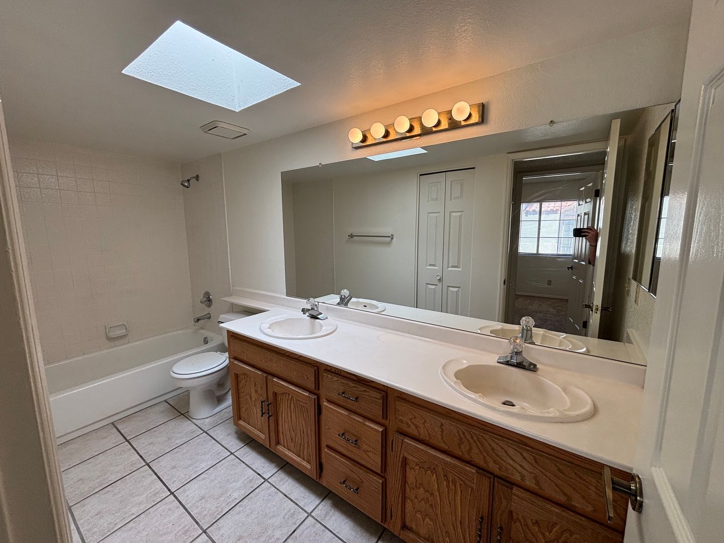 Building Photo - 1200 E River Rd