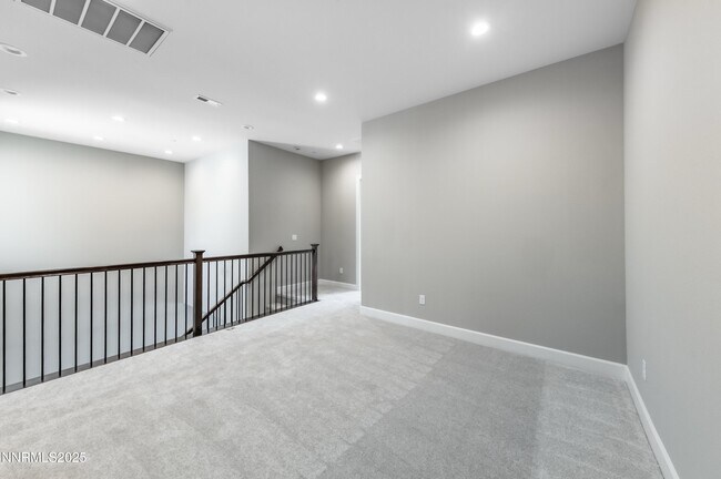 Building Photo - 1517 Golf Club Dr