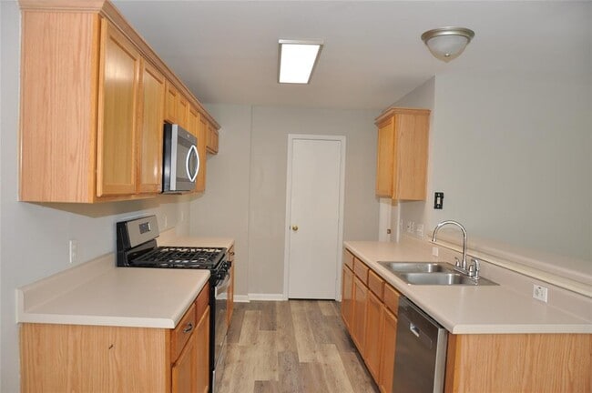 Building Photo - 272 Spillway Dr