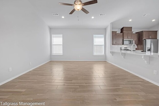 Building Photo - Elevated Living in Owasso
