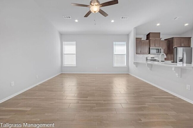 Building Photo - Lease Luxury Living in 'The Tahoe' - A Modern Haven in Owasso