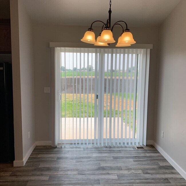 Building Photo - Pet Friendly Caldwell Home!